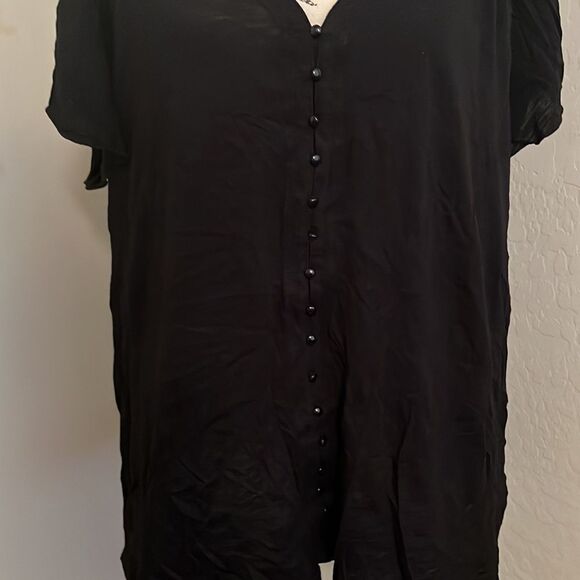 Torrid Black Button Front Swing Top - Picture 9 of 14